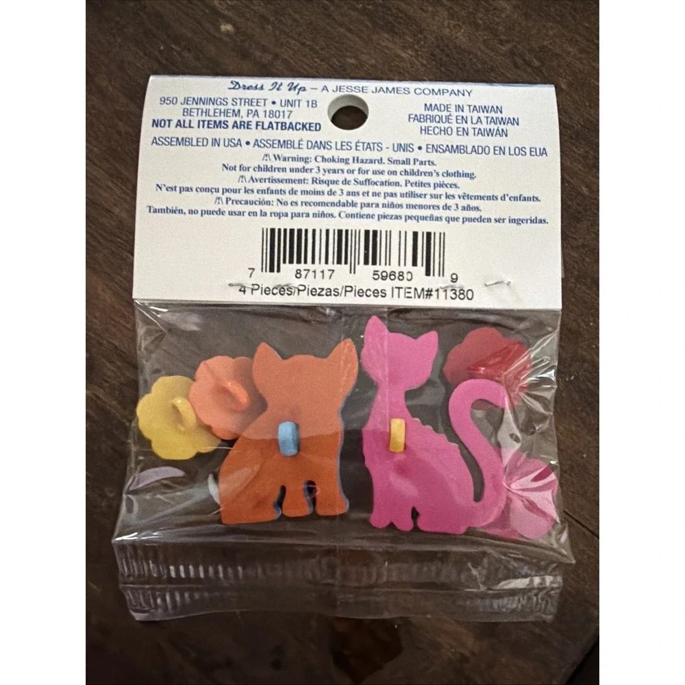 Lot Of 5 Packs Of Fun‎ Buttons